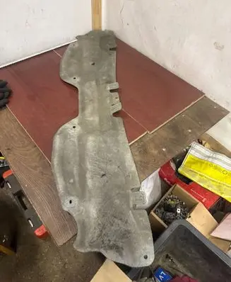 Renault Master III Heat shield in engine bay 