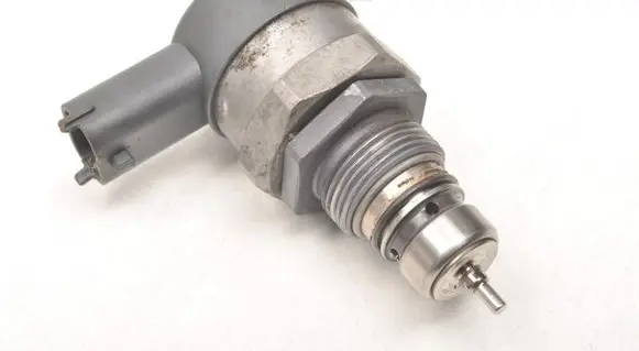 Volvo XC70 Fuel pressure sensor 30750409
