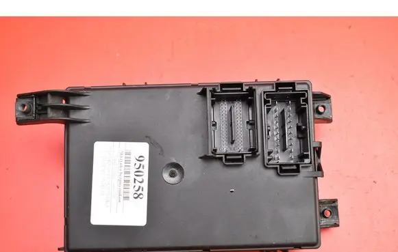Opel Corsa D Fuse box set 13286030