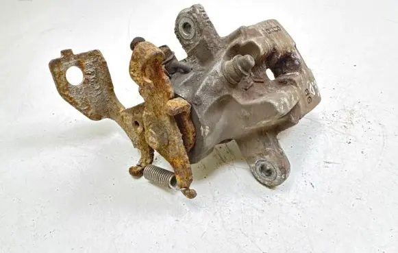 Toyota Urban Cruiser (XP110) Rear brake caliper