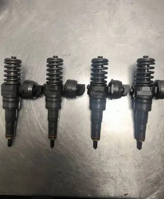 Volkswagen Golf Plus Fuel injectors set 038130073BQ