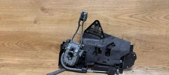 Volvo XC60 Front door lock 30799301