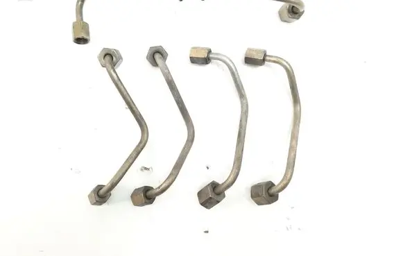Hyundai Santa Fe Fuel injector supply line/pipe 