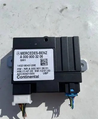 Mercedes-Benz C W205 Fuel injection pump control unit/module A0009003206 A2C30401500 140218043129E