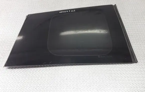 Mazda 5 Rear side window