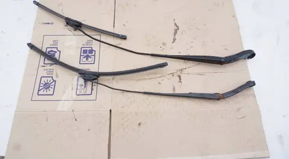 Peugeot Expert Front wiper blade arm SKO62486