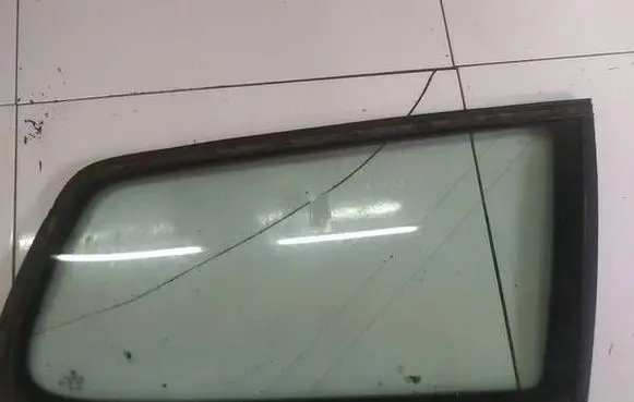 Volkswagen PASSAT B6 Rear side window AS2