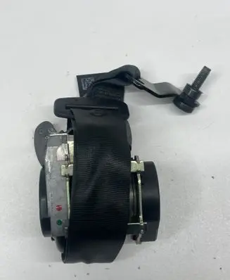 Land Rover Evoque I Front seatbelt bj32611b08