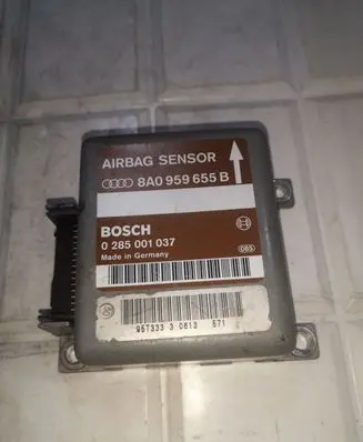 Audi A4 S4 B5 8D Airbag control unit/module 8A0959655B 0285001037