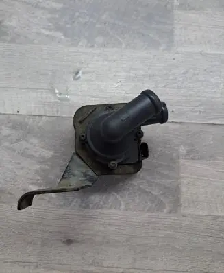 BMW 5 F10 F11 Electric auxiliary coolant/water pump 17669711