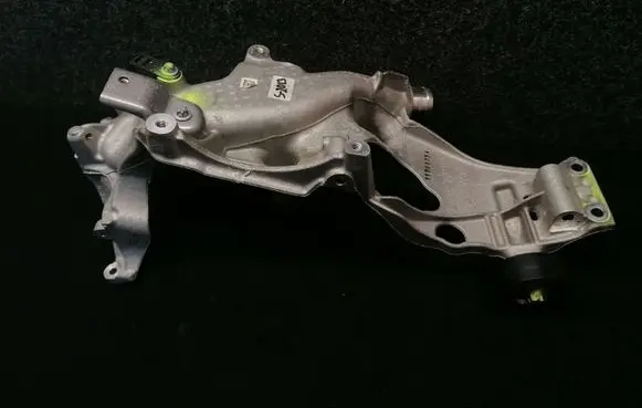 Mercedes-Benz CLA C117 X117 W117 Generator/alternator bracket 6512011709