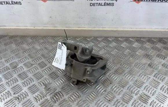 Volkswagen Caddy Engine mount bracket 1K0199262