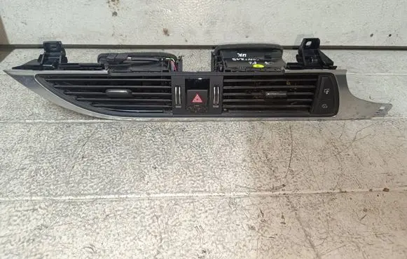 Audi A6 S6 C7 4G Dash center air vent grill 9026301K0098