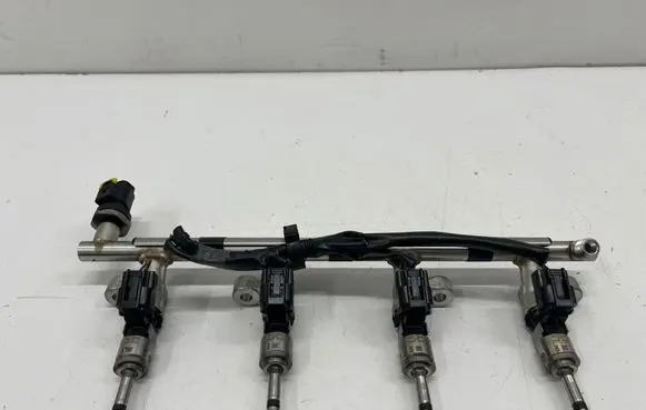 Mazda CX-30 Fuel injector PE2713250 07D0805763