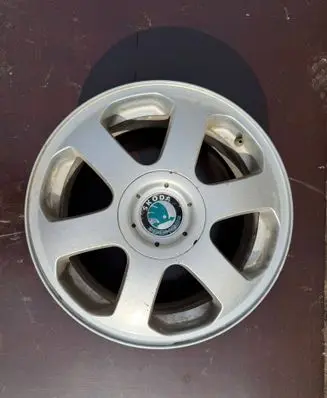 Skoda Octavia Mk1 (1U) R15 alloy rim 1U0601025A