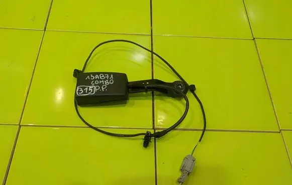 Opel Combo D Front seatbelt 735484543 ZAPINKA