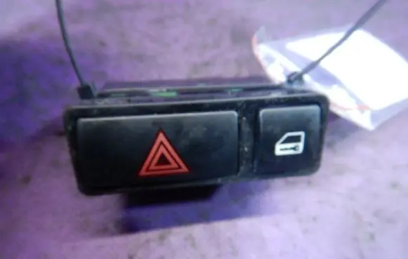 BMW 3 E46 Hazard light switch 8368920