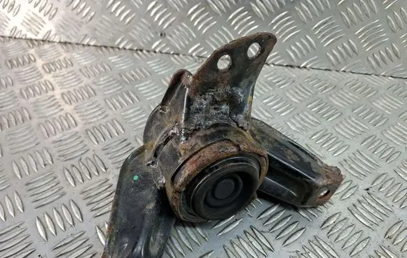 Hyundai ix35 Engine mount bracket 218152S600