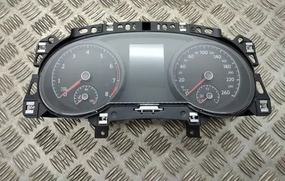 Volkswagen Golf Sportsvan Speedometer (instrument cluster) 517920740C