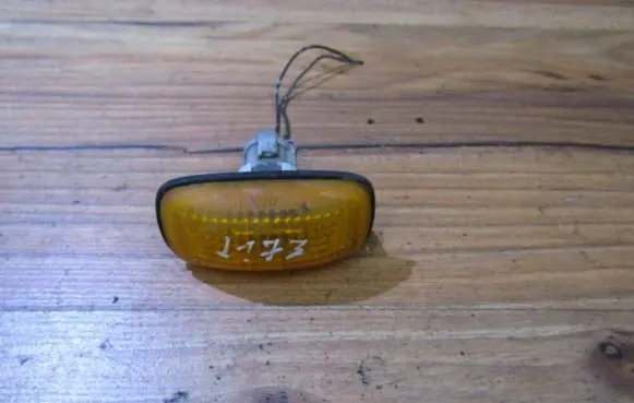 Nissan Almera Front fender indicator light