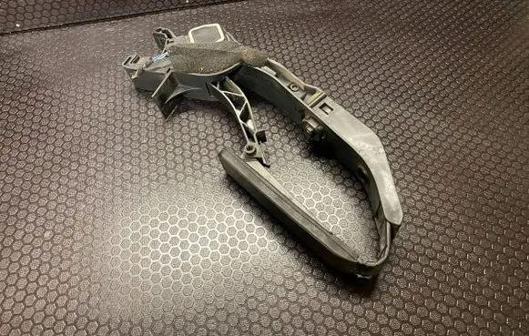 Mercedes-Benz E W211 Accelerator throttle pedal A2113010001