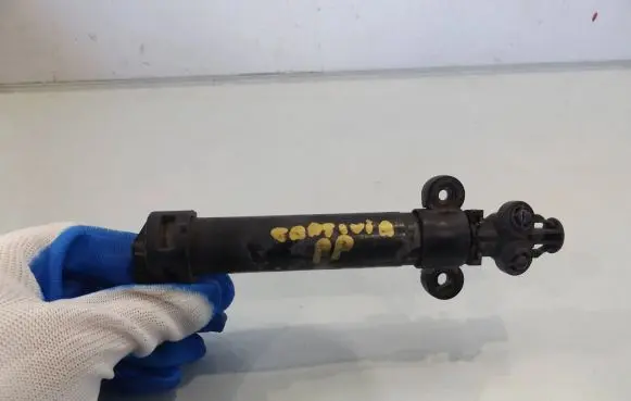 Chevrolet Captiva Headlight washer spray nozzle