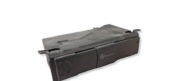 Mercedes-Benz C W203 CD/DVD changer A2038209089