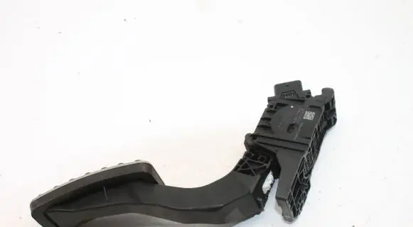 Mercedes-Benz CLA C118 X118 Accelerator throttle pedal A1773002100