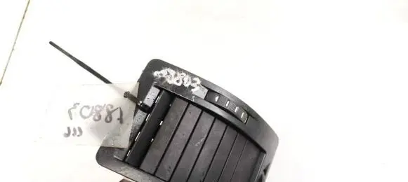 Skoda Octavia Mk2 (1Z) Dash center air vent grill 02124902W 0212-4902W