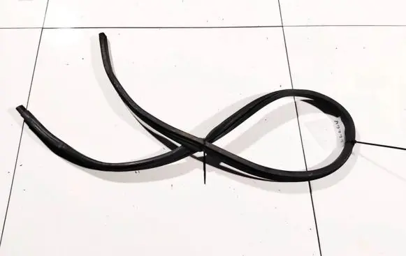 Audi A4 S4 B5 8D Rubber seal front coupe door 