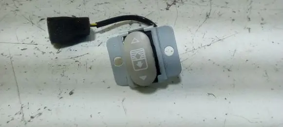 Nissan Qashqai Sunroof switch 