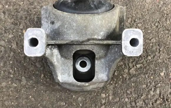 Audi A5 8T 8F Engine mount bracket 8R0199381