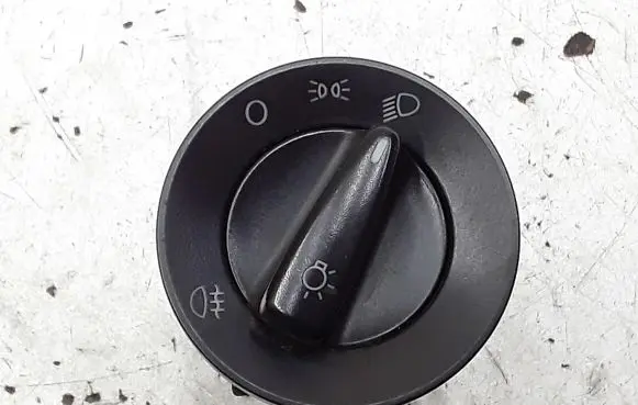 Volkswagen Golf IV Light switch 1c0941531