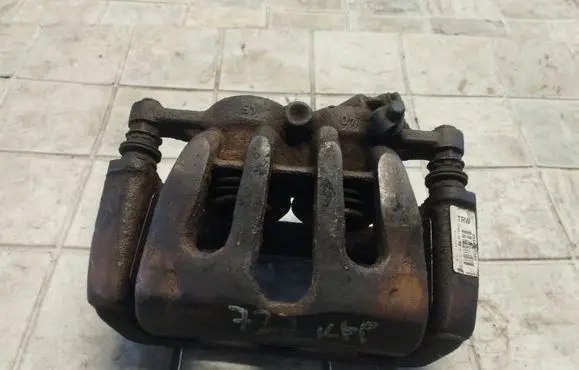 Peugeot 607 Front brake caliper 9644359380 3203501