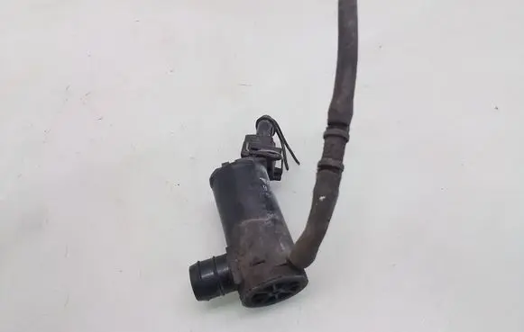 Volvo V70 Windscreen/windshield washer pump 9169611