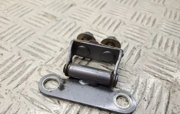 Toyota Verso Tailgate/trunk/boot hinge 6881005010