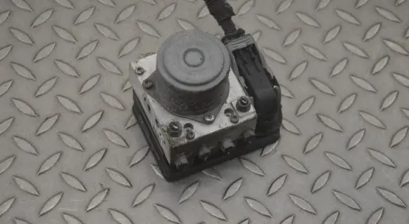 Fiat 500L ABS Pump 52003820 18552013
