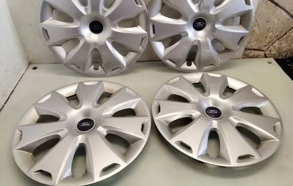 Ford Galaxy R16 wheel hub/cap/trim AM511000BA FDT3371011