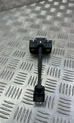 BMW 5 F10 F11 Front door check strap stopper 7182005