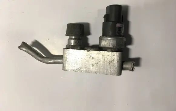 Toyota RAV 4 (XA20) Air conditioning (A/C) pressure sensor 4434400720