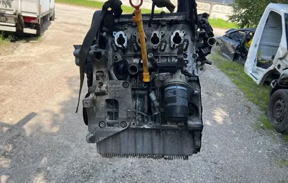Volkswagen Golf VII Engine 06B103019 06B103373