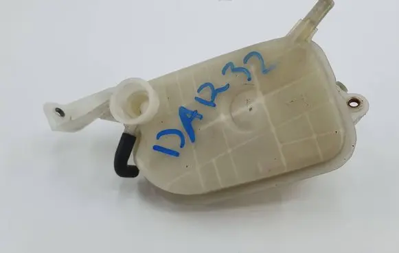 Toyota Auris E180 Coolant expansion tank/reservoir 464800D030