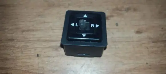 Mitsubishi Colt Wing mirror switch