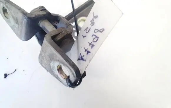 Mitsubishi Outlander Rear door lower hinge