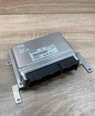 Audi A6 S6 C4 4A Engine control unit/module ECU 4D0907551B 0261203957