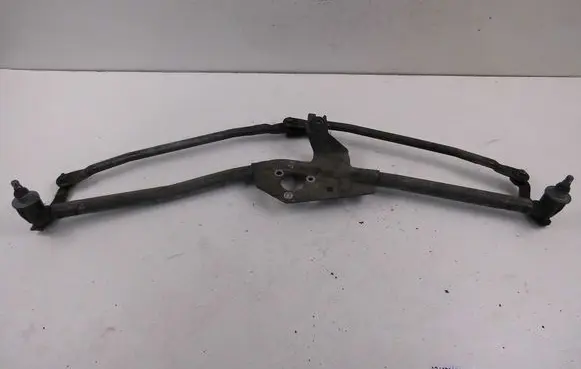 Volkswagen PASSAT B3 Front wiper linkage 357955325A