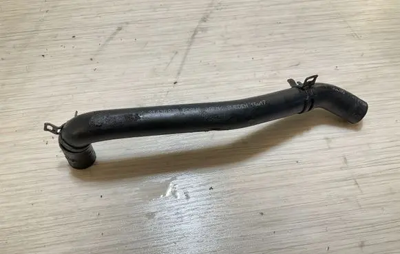 Volvo XC90 Engine coolant pipe/hose 31430998