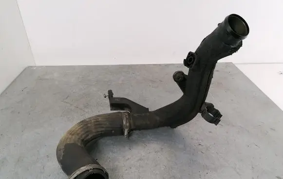 Volkswagen Golf Plus Intercooler hose/pipe 5N0145770A