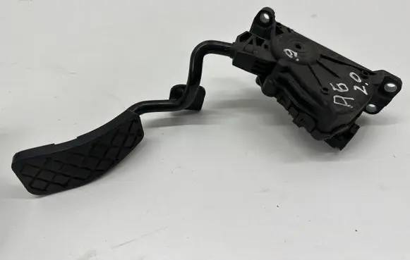 Audi A6 S6 C6 4F Accelerator throttle pedal 4F2721523