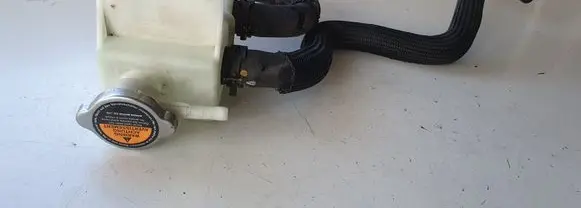 Nissan Leaf I (ZE0) Coolant expansion tank/reservoir